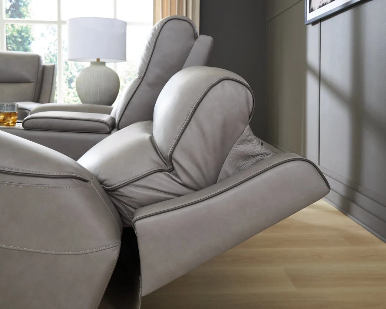 5Z-Relaxation Power Reclining Loveseat/Console/Adjustable Headrest - Image 6