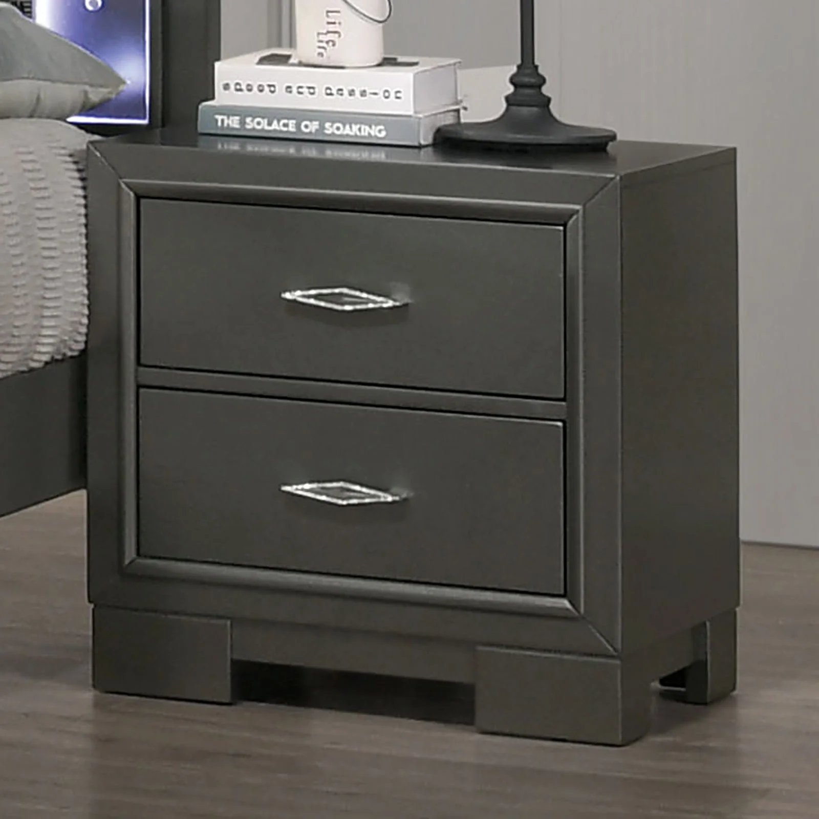 Alison Dark Walnut 4 Pc. Queen Bedroom Set - Image 3