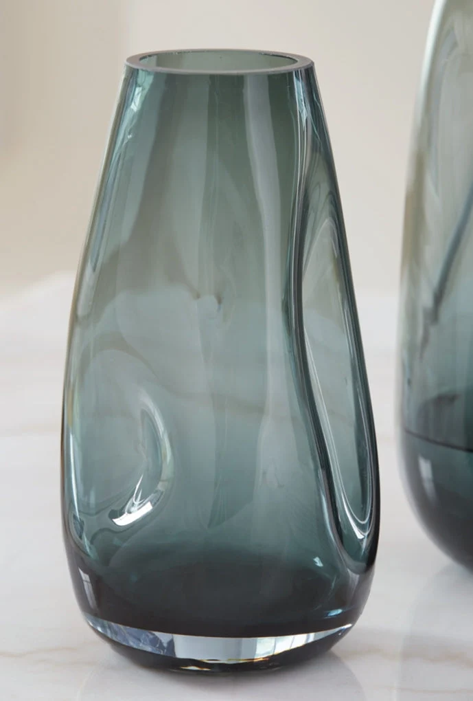 Beamund Vase - Image 7
