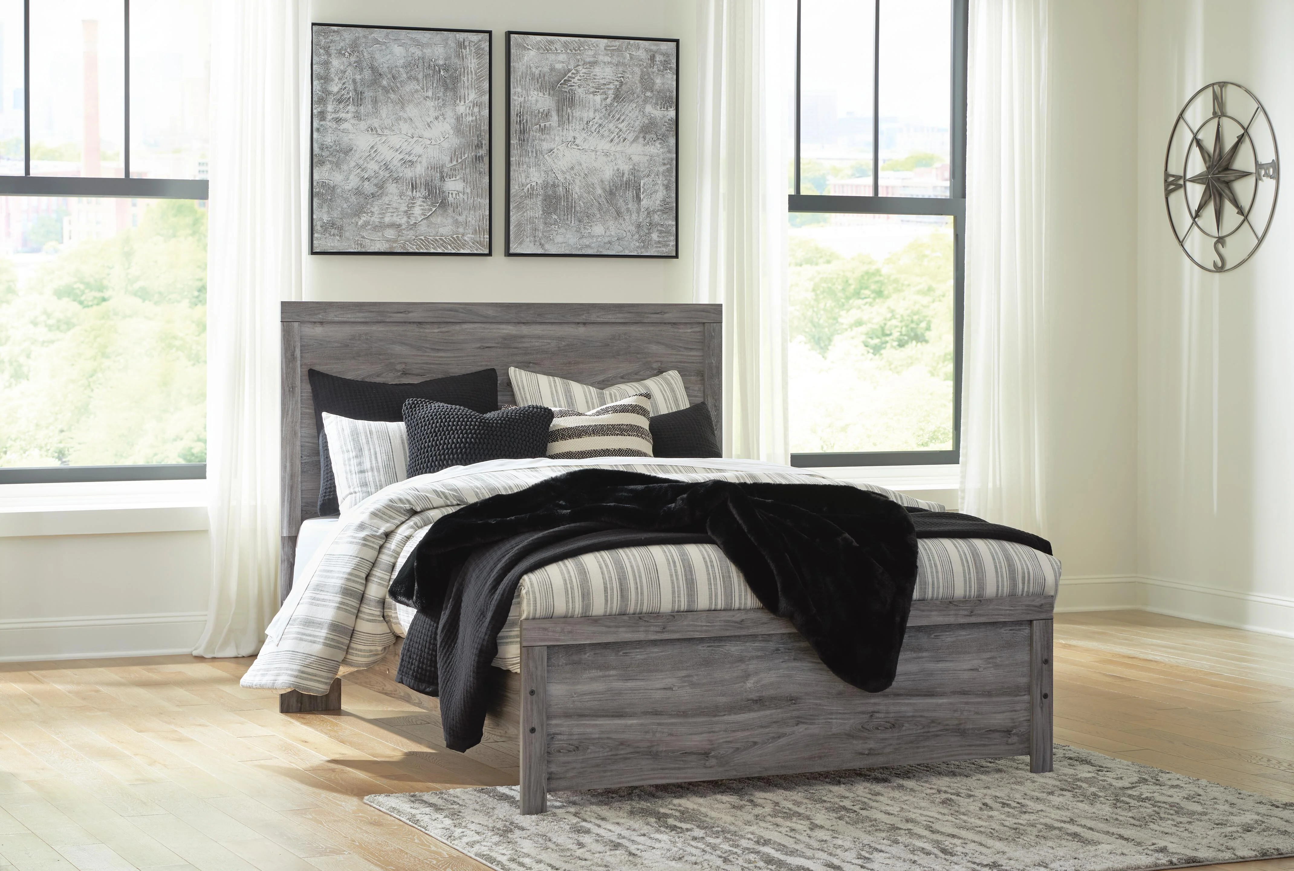 Bronyan Panel Bed - Image 4