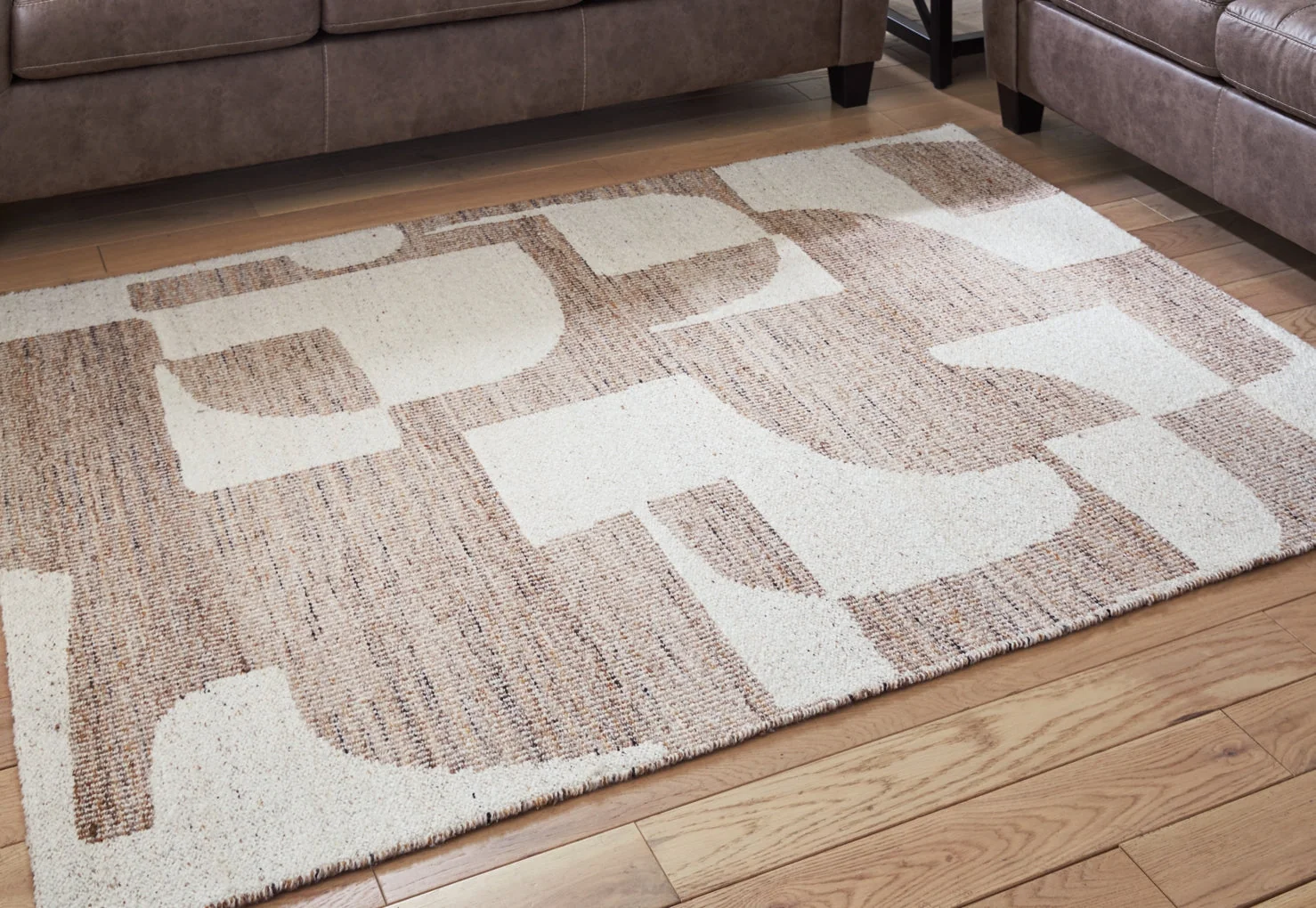 Brynnfield Rug - Image 2