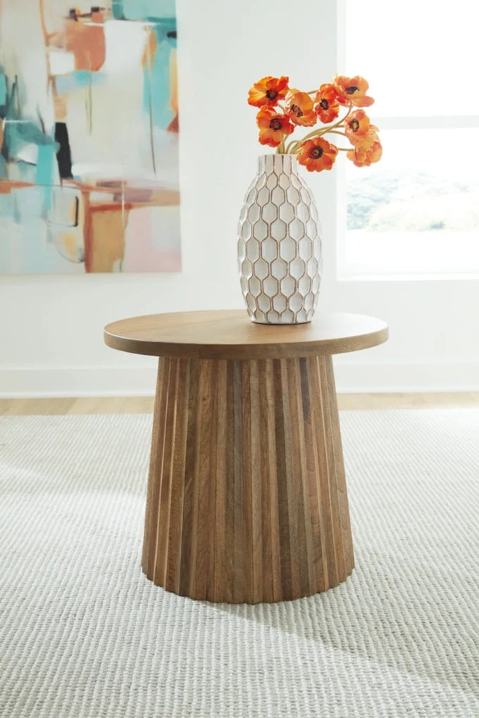 Ceilby Accent Table - Image 4
