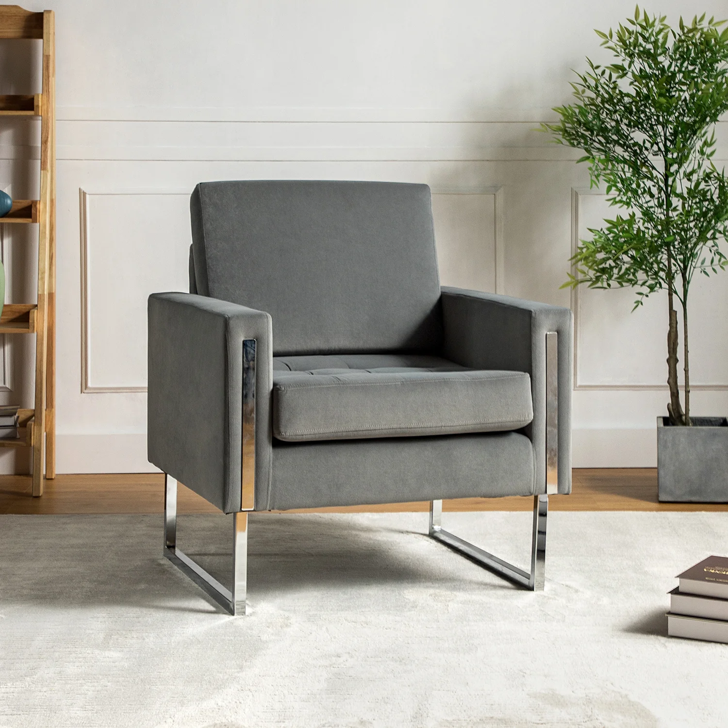 Gyaros Club Chair in Grey