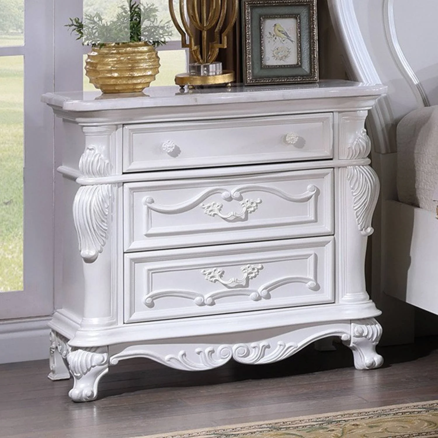 Cremona White 5 Pc. Queen Bedroom Leatherette Set w/ 2NS - Image 6