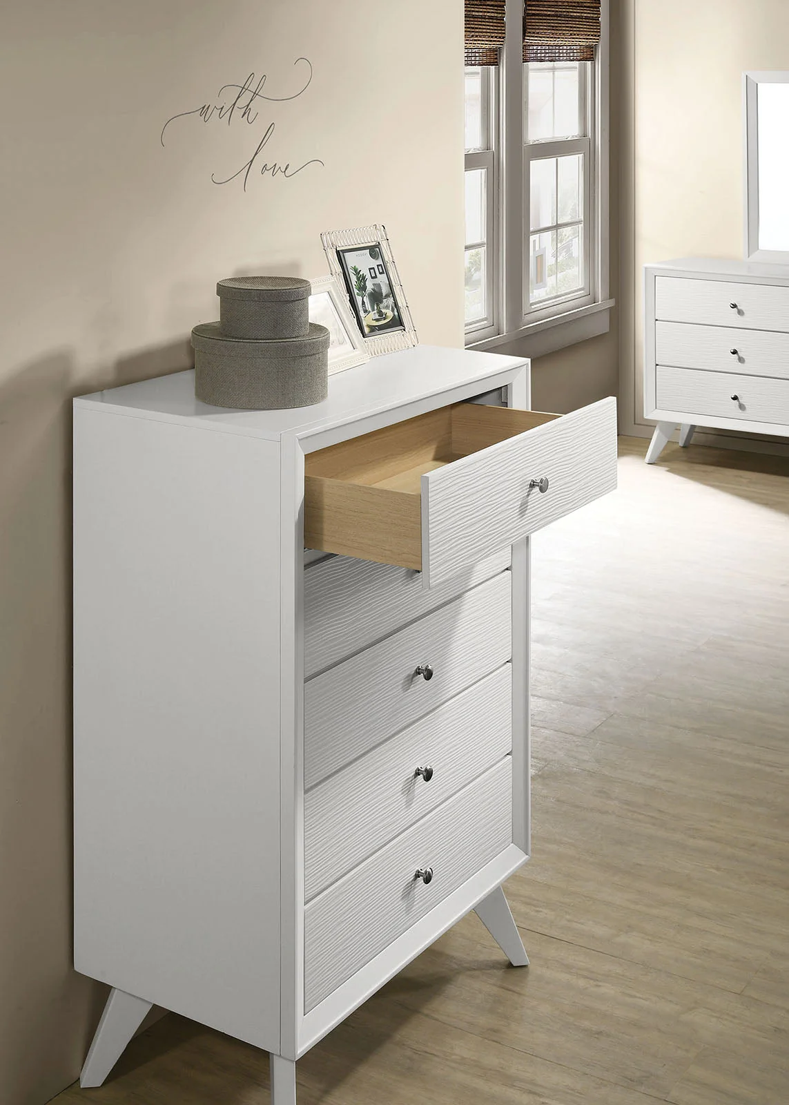 Dortmund White 5 Pc. Queen Bedroom Set w/ Chest - Image 8