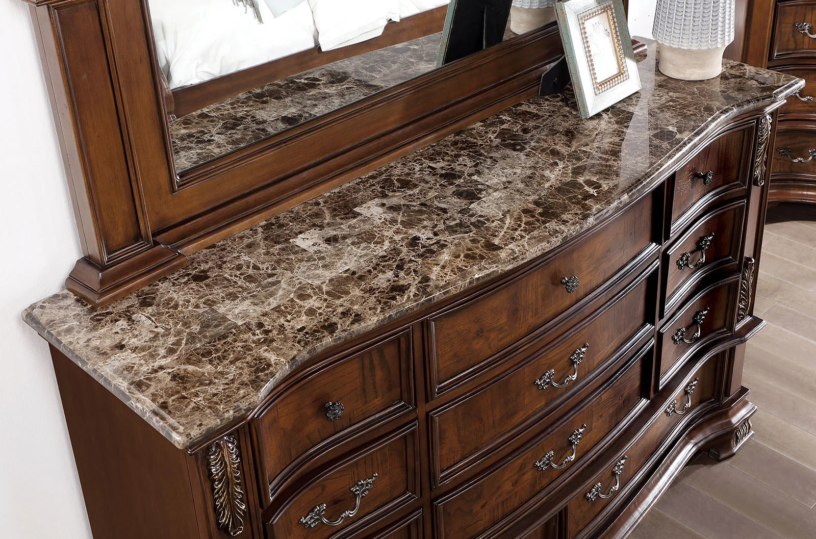 Esparanza Brown Cherry 5 Pc. Queen Bedroom Set w/ Chest - Image 8