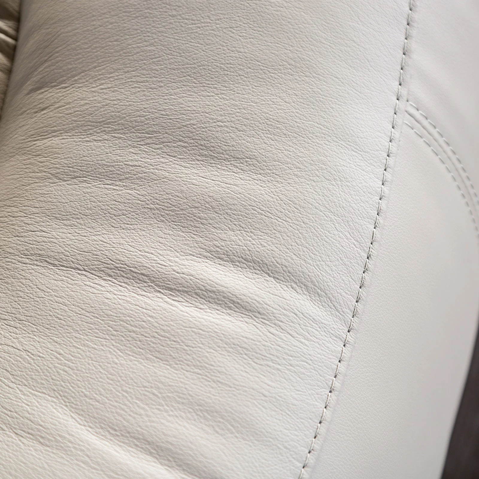 Glarus White Leather Match Recliner - Image 3