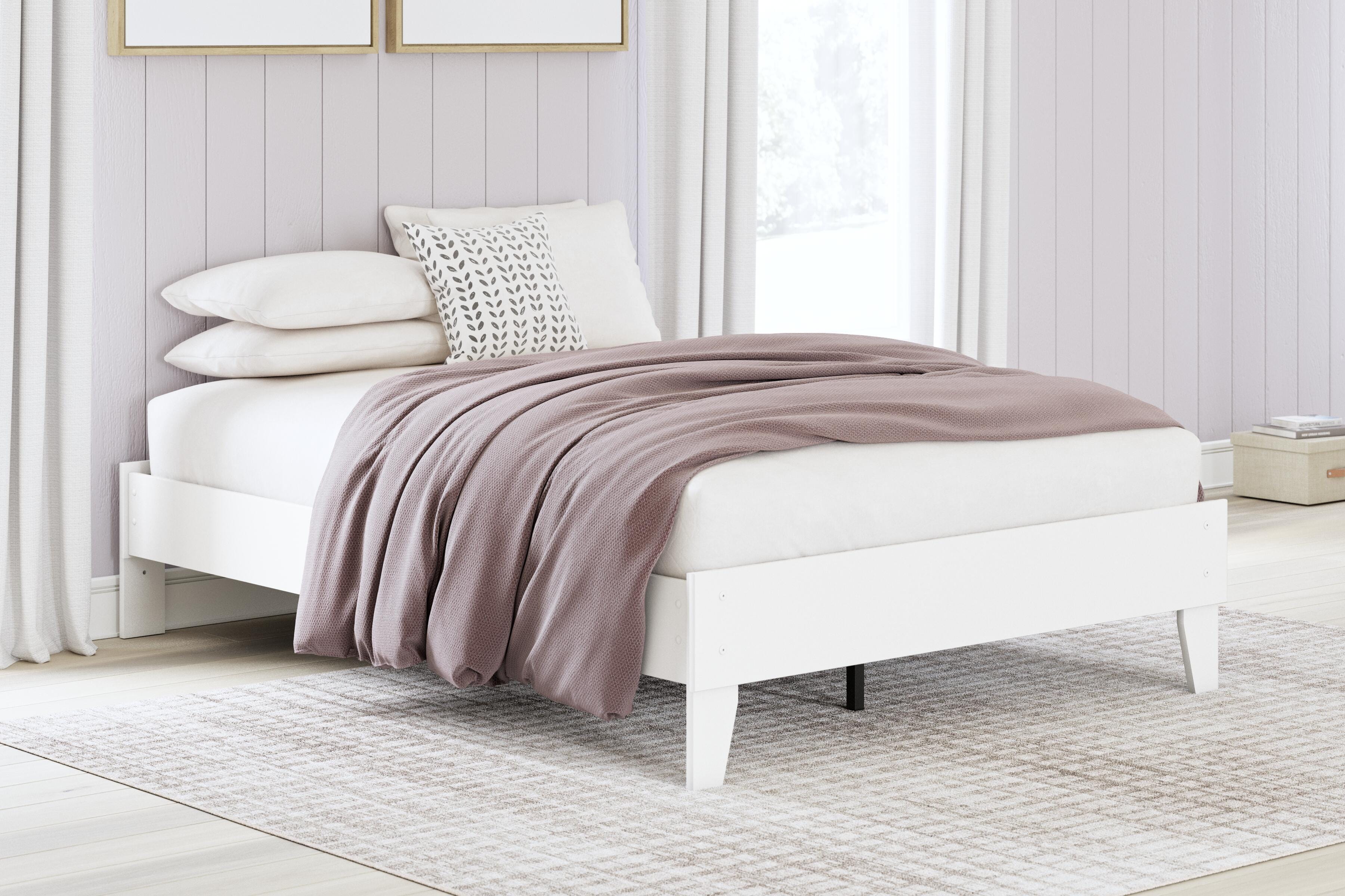 Hallityn Platform Bed - Image 3
