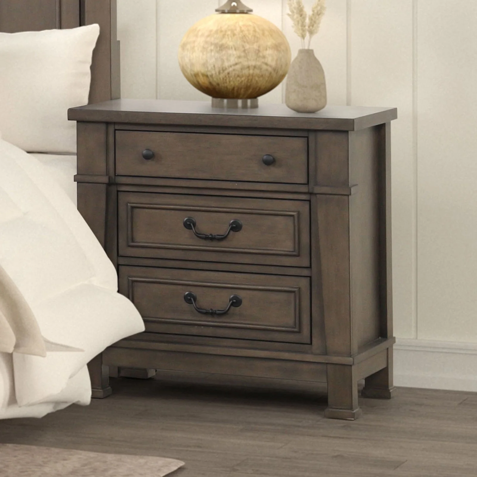 Huddersfield Dark Brown Queen 5 Piece Bedroom Set w/Chest - Image 4