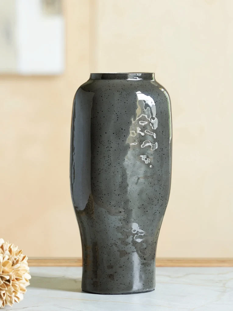 Kierlain Vase - Image 3