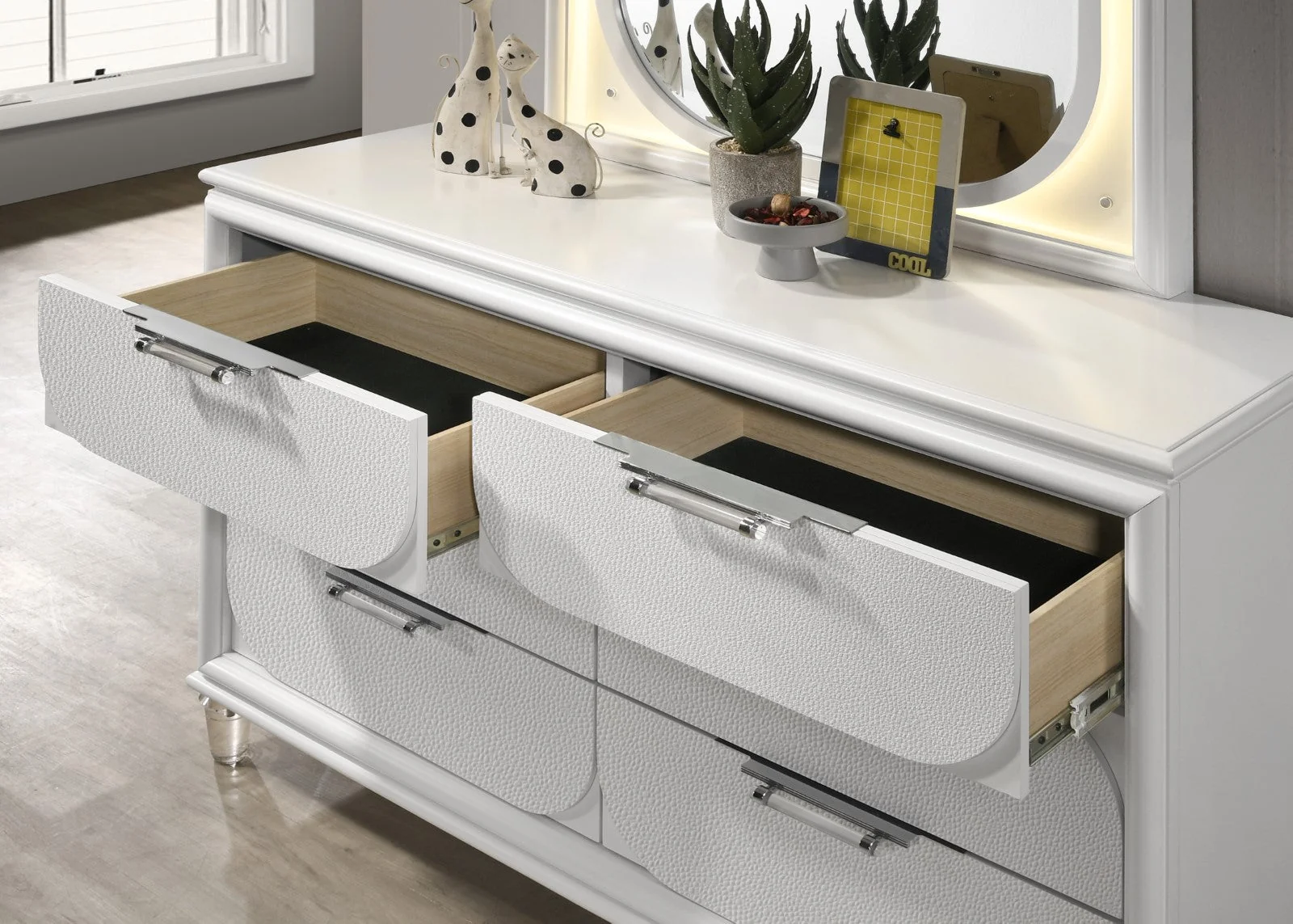 Lareina Pearl White Twin 5 Piece Bedroom Set w/Chest - Image 5