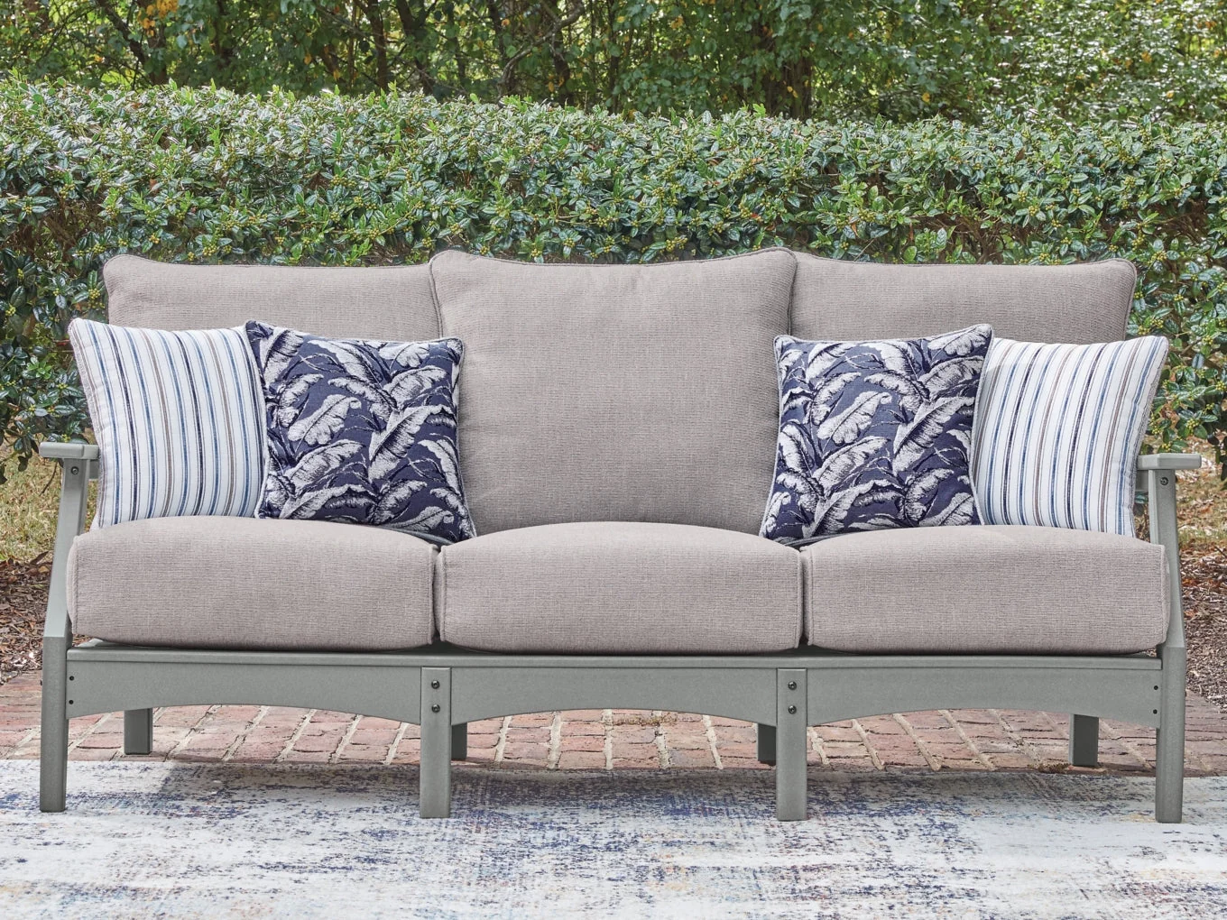 Lone View Bay Outdoor Seating - Image 4