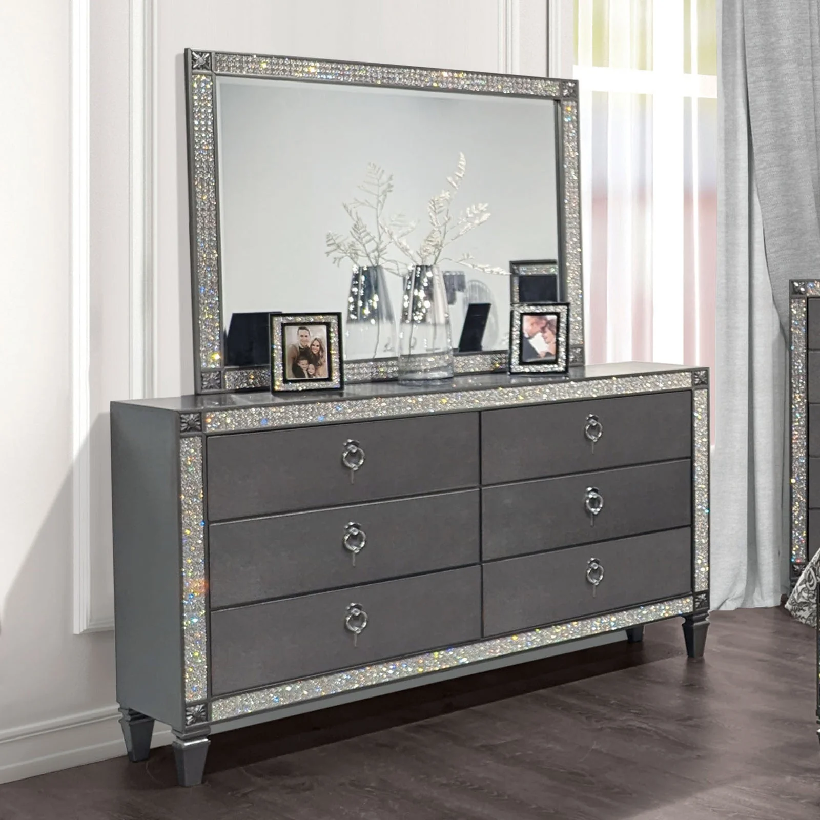 Lyanne Gray Queen 4 Piece Bedroom Set - Image 5