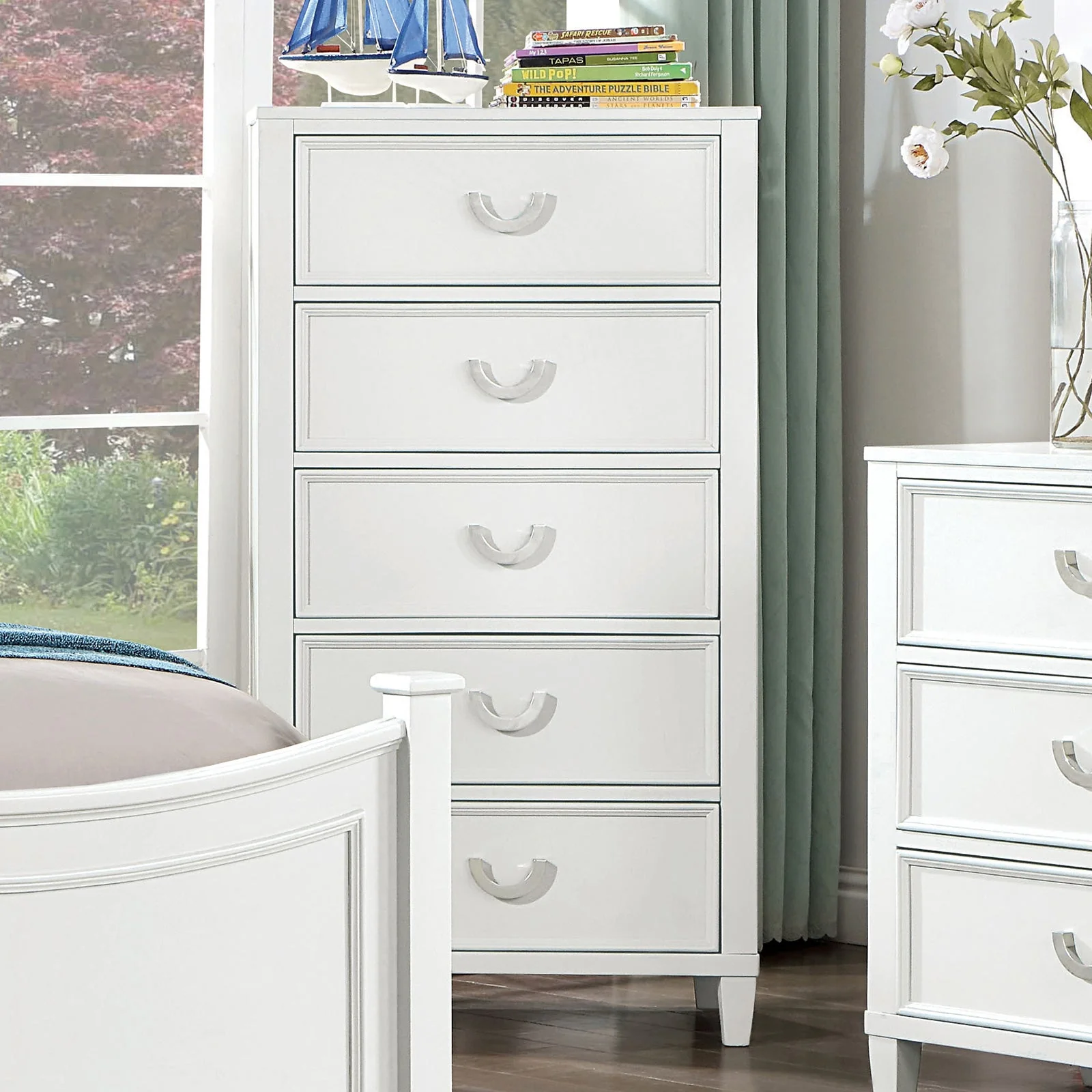 Lycoris White Full 4 Piece Bedroom Set - Image 3