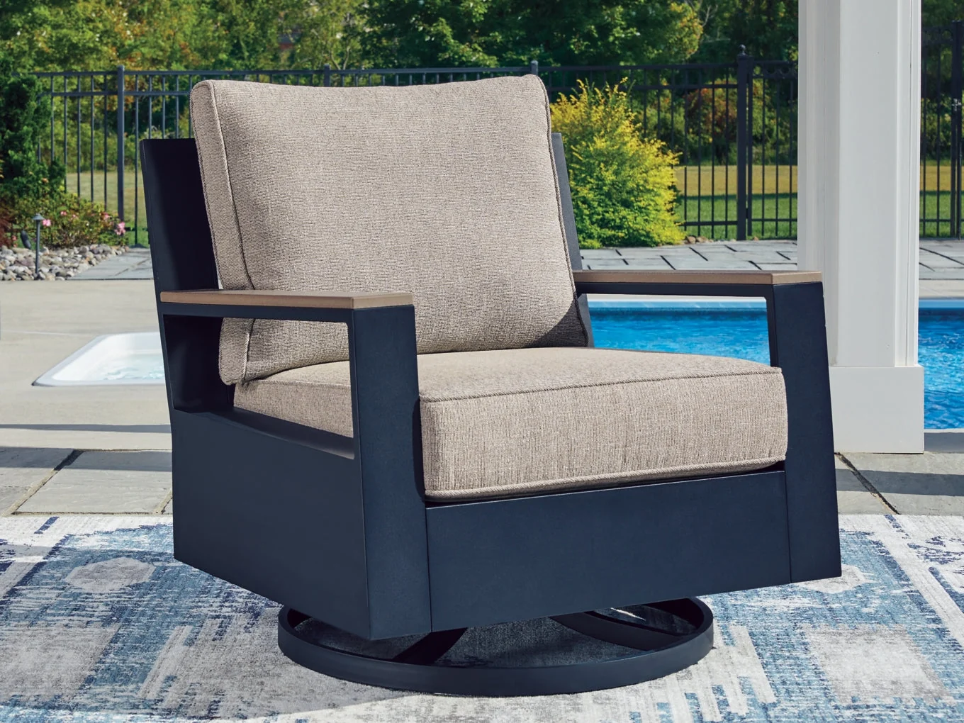 Mabry Shores Outdoor Seating - Image 6