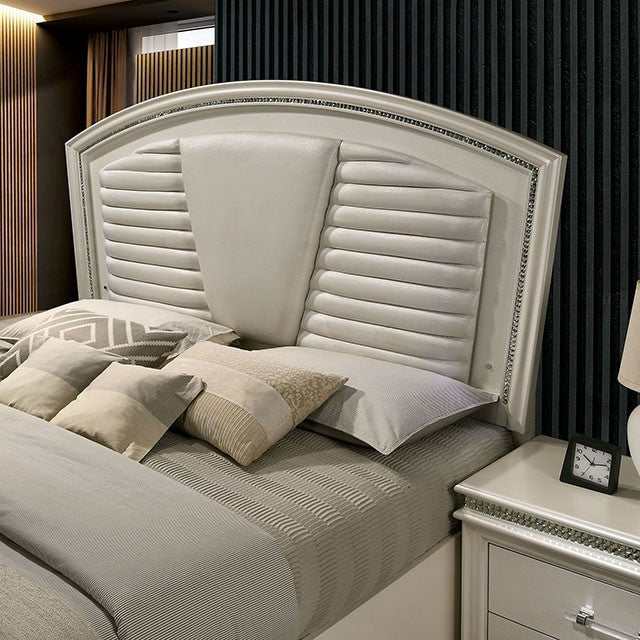Maddie Pearl White/White Eastern King Bed - Image 4