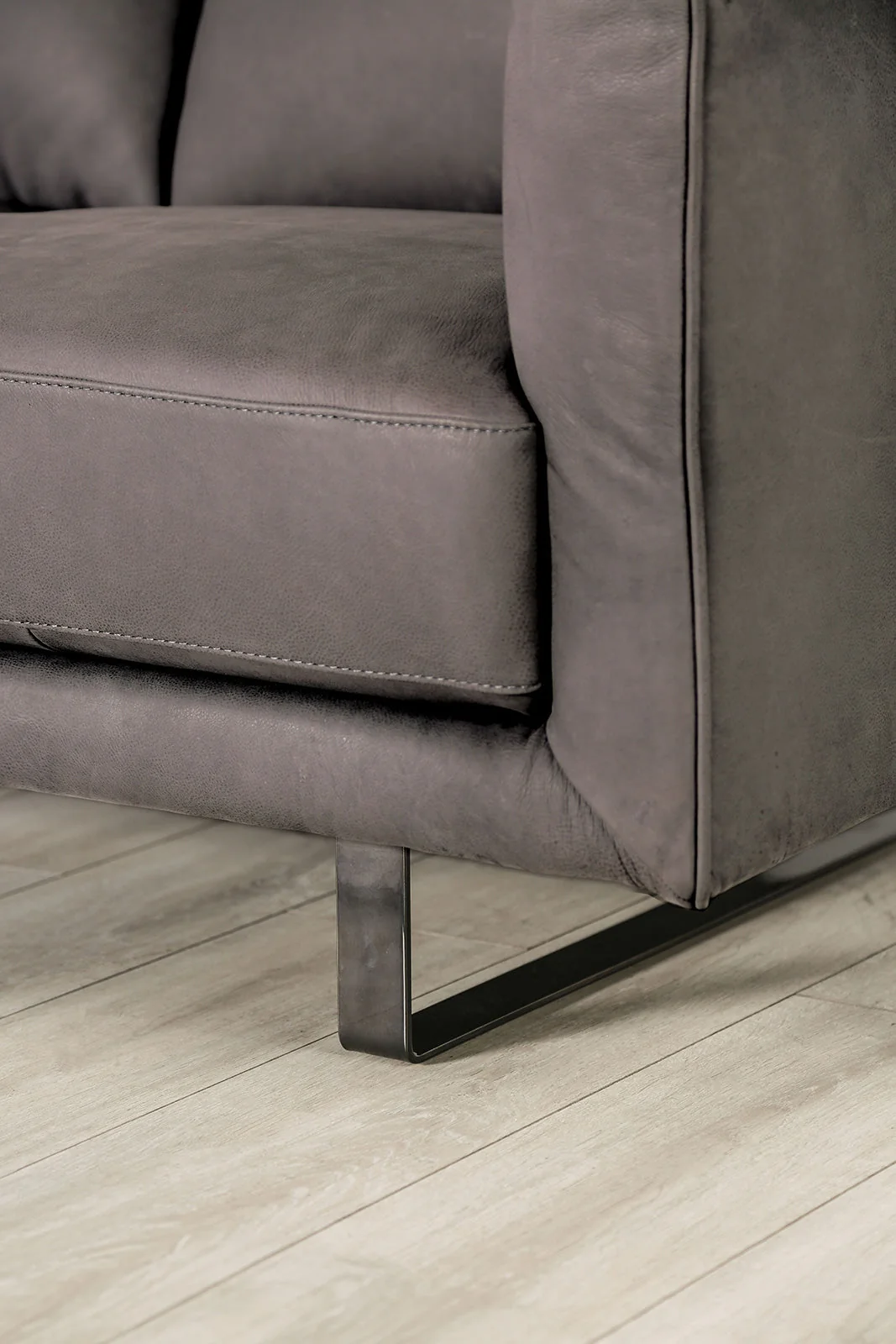 Mezzanotte Gray Real Italian Leather Chair - Image 3