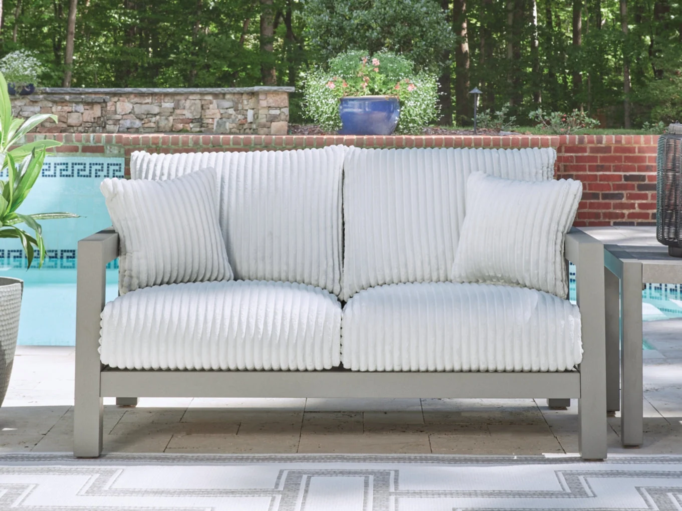 Moonlight View Outdoor Seating - Image 6