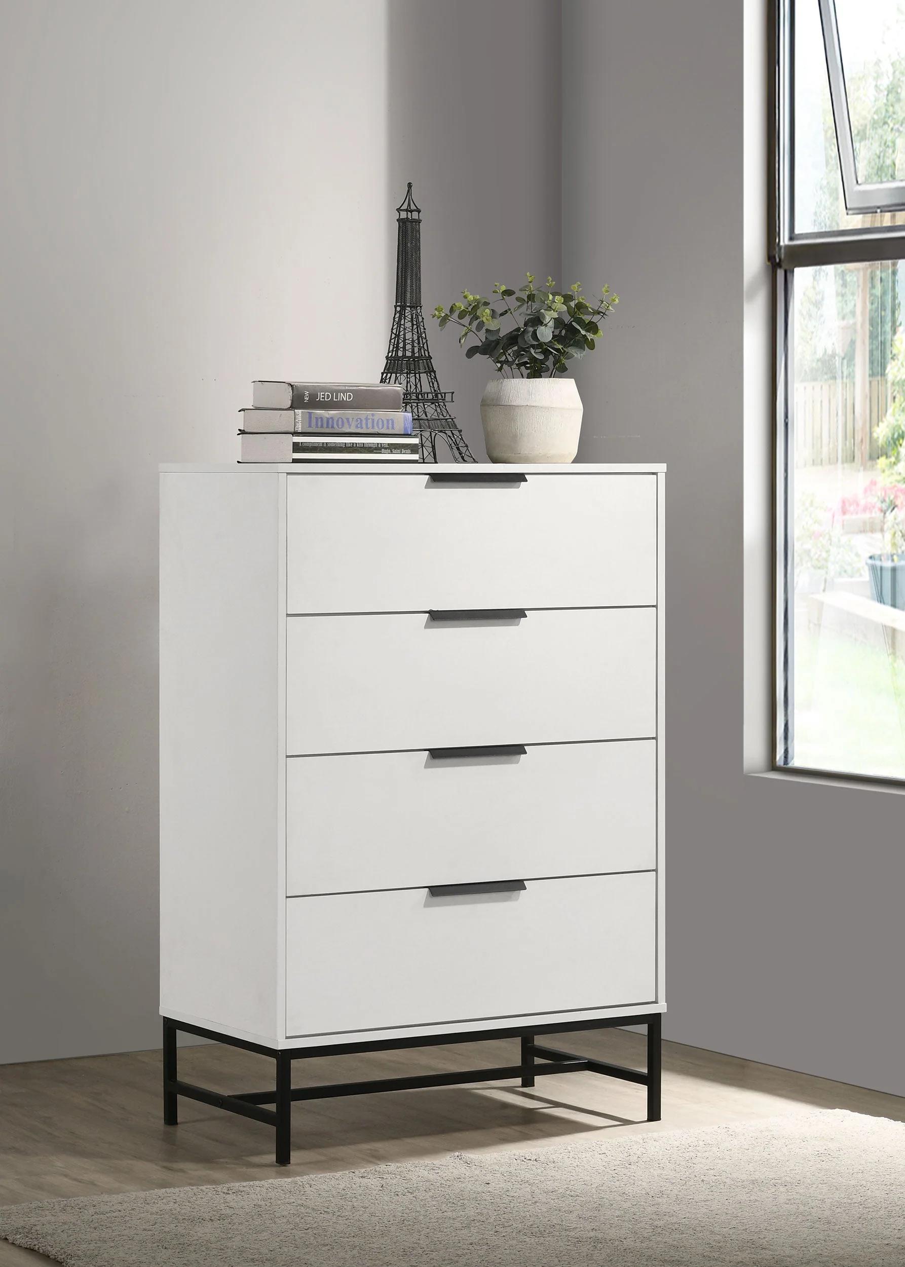Sonora 4-drawer Bedroom Chest White - Image 3