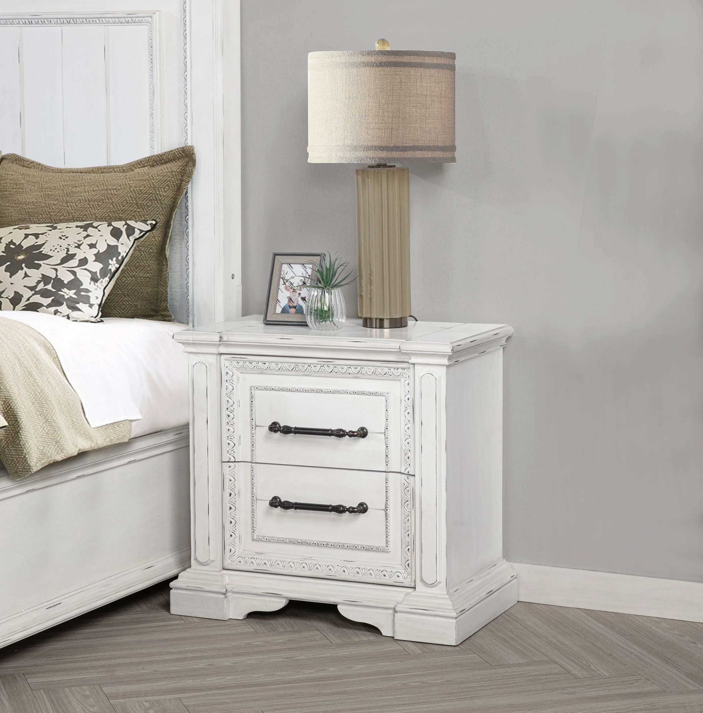 McKinney 2-drawer Nightstand with Dual USB Vintage White - Image 3