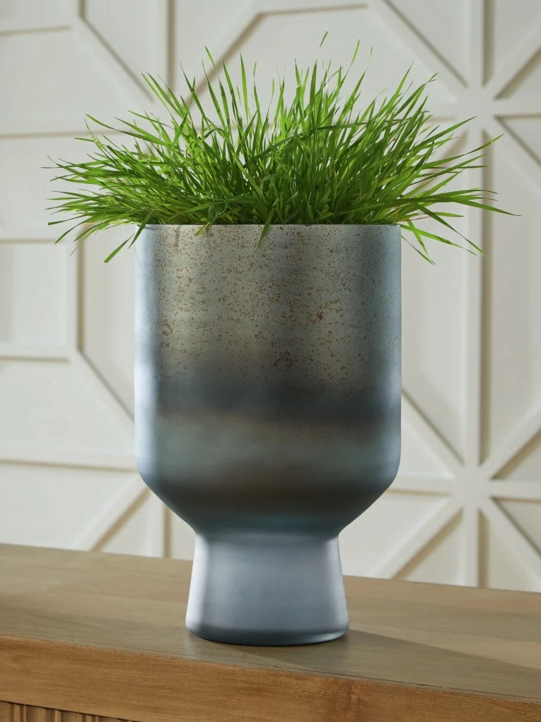 Pennmore Vase - Image 3