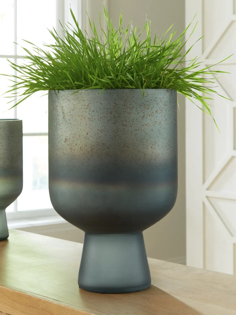 Pennmore Vase - Image 4