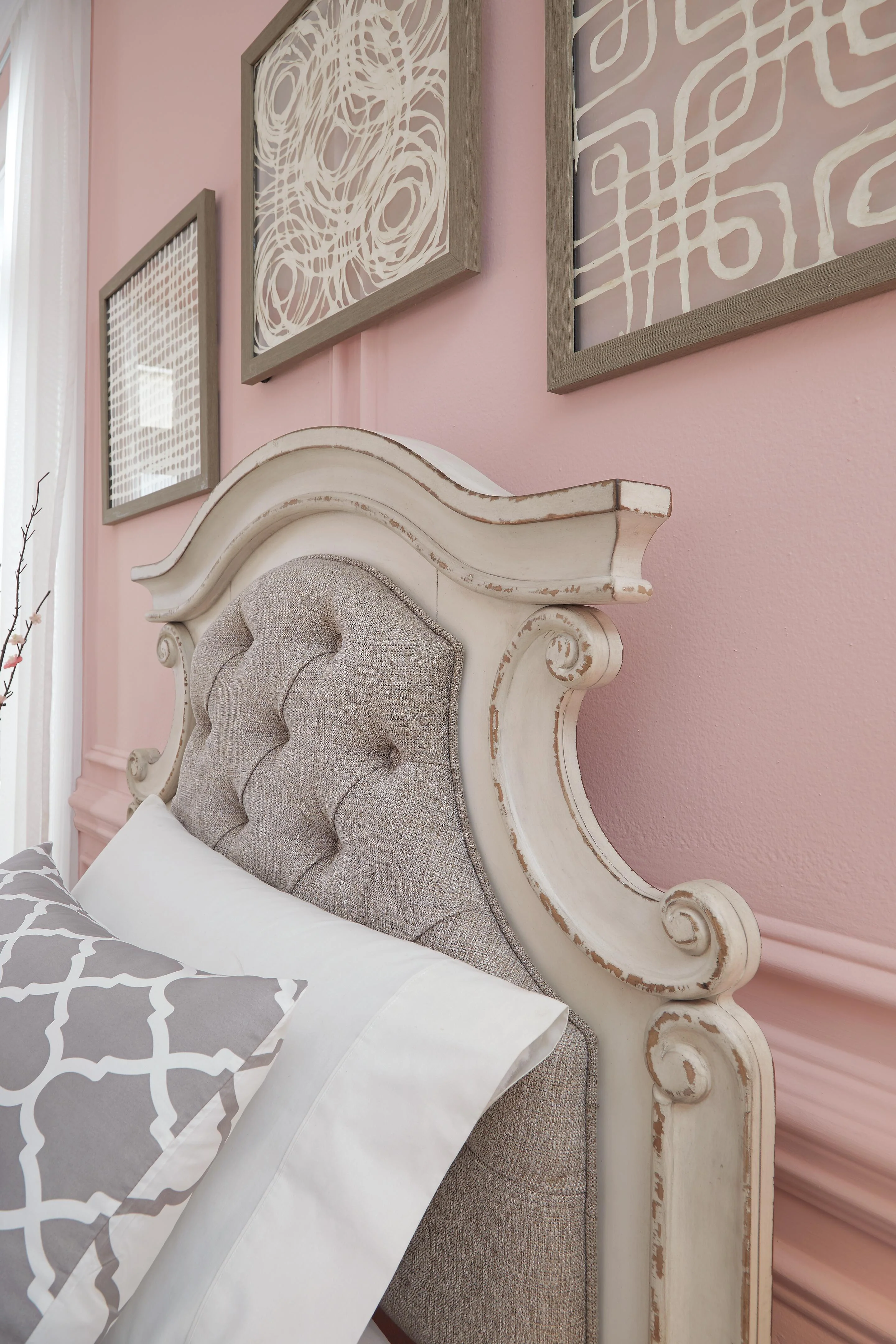 Realyn Upholstered Panel Bed - Image 5