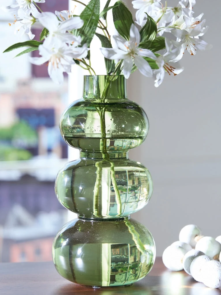 Renethorne Vase - Image 3