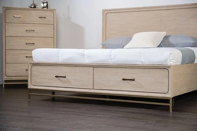 Sandnes Light Oak Eastern King Bed w/ FB Storage - Image 4