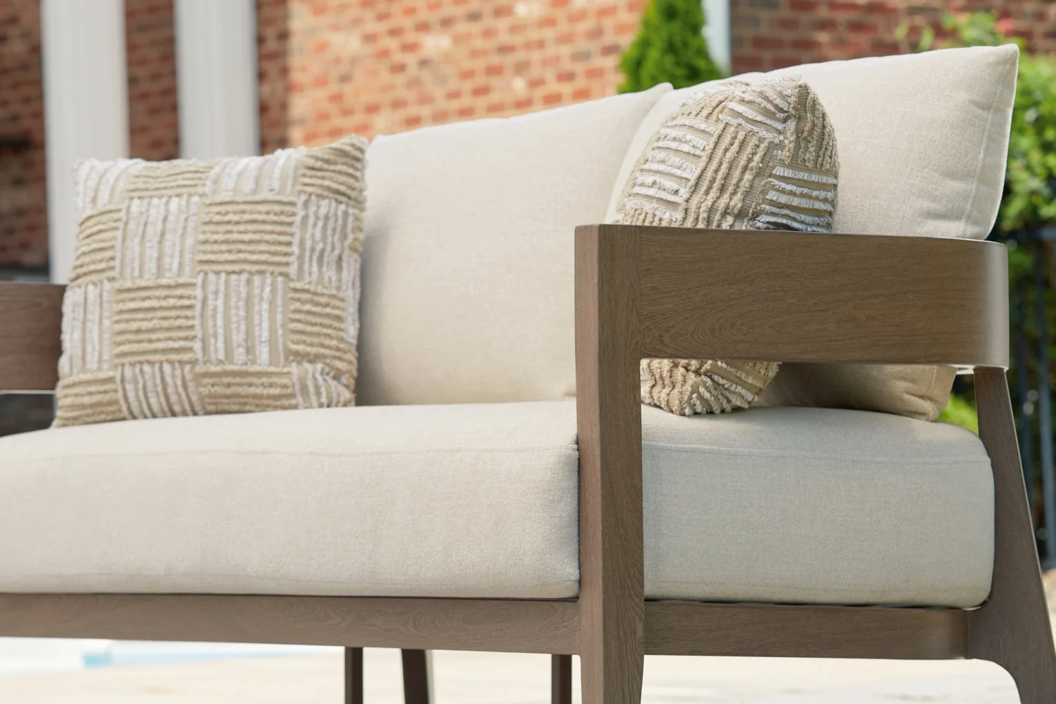 Serene Bay Outdoor Seating - Image 26