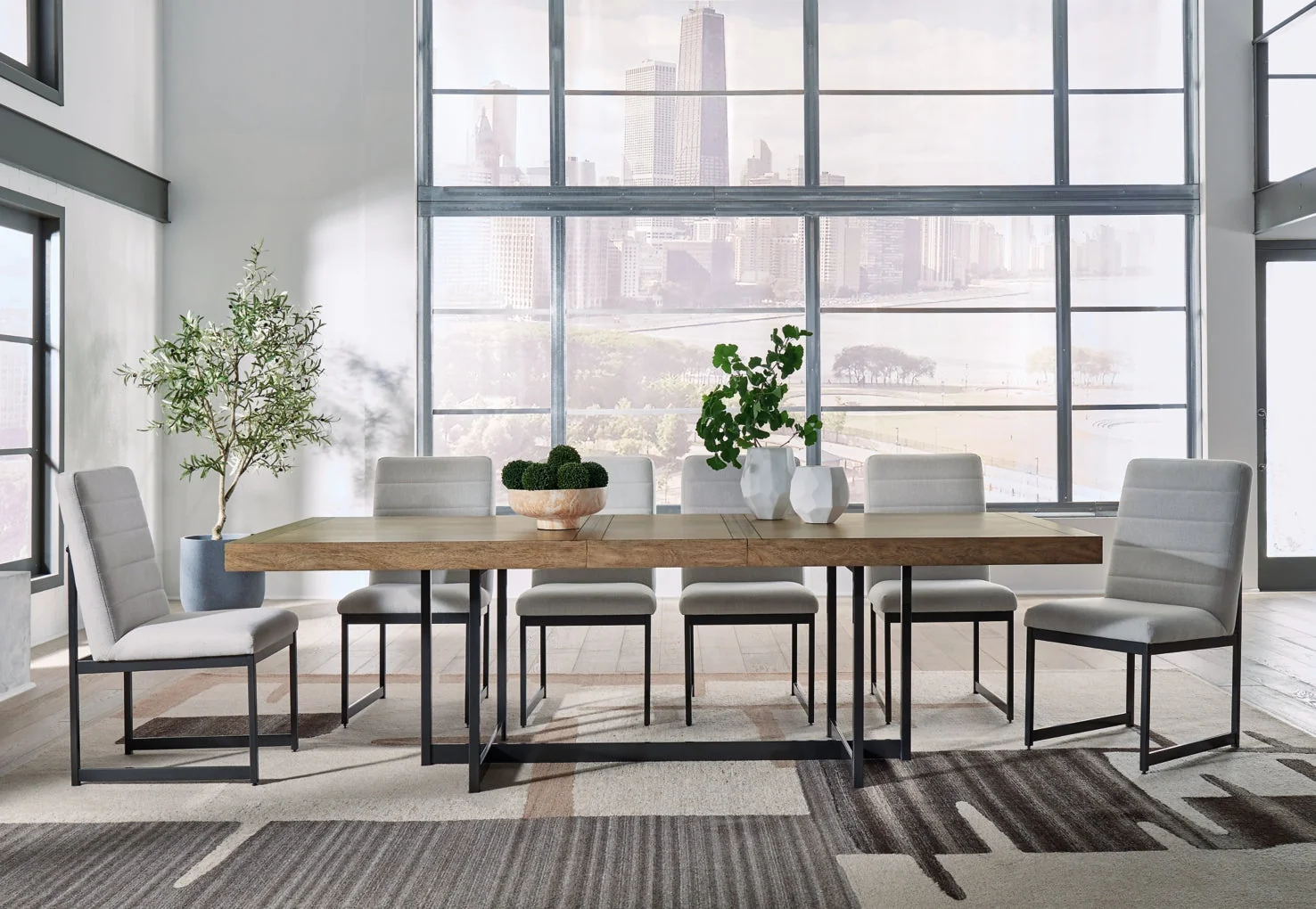 Tomtyn Dining Set (Up to 8 Chairs) - Image 8