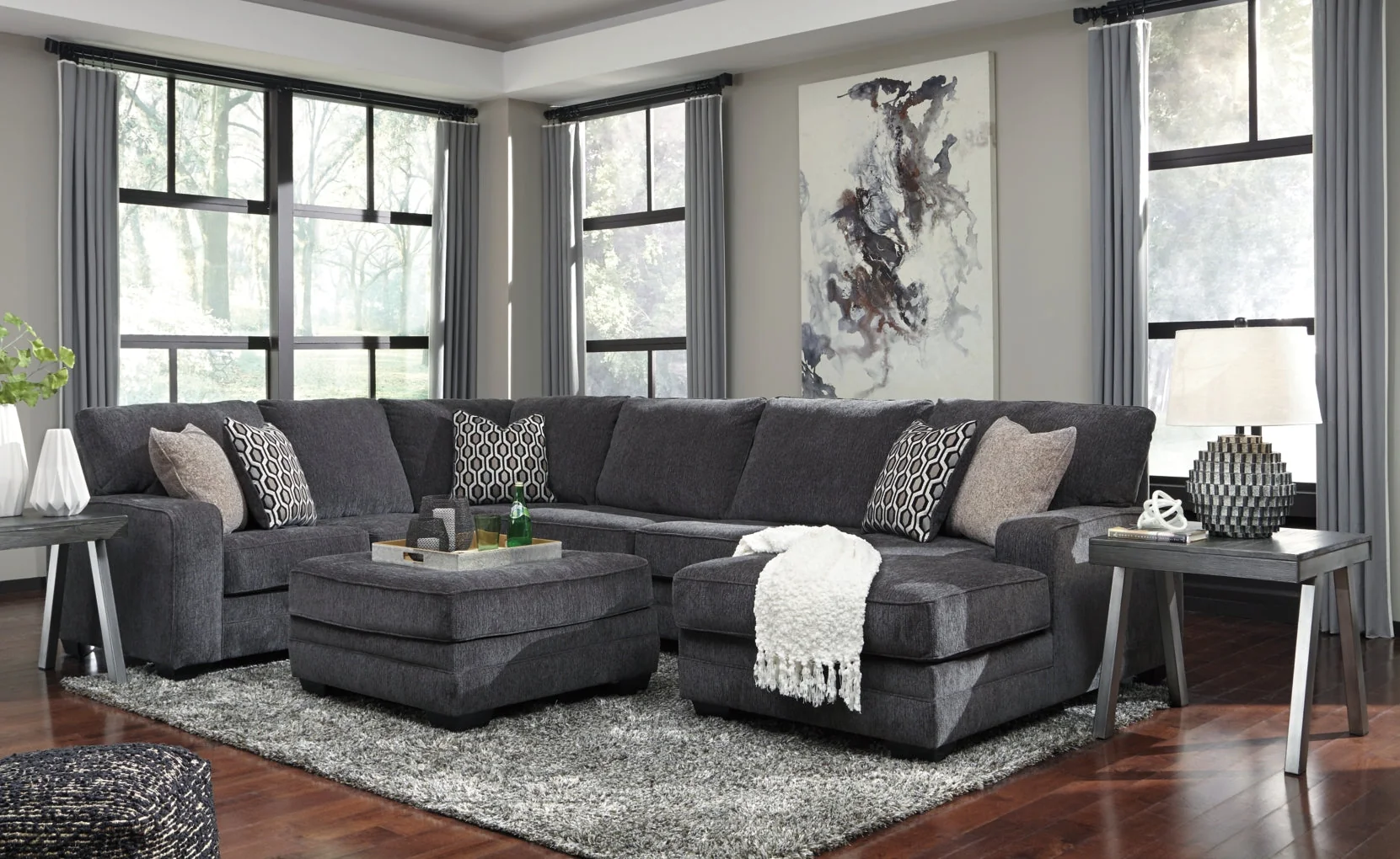Tracling 3-Piece Sectional with Chaise - Image 10