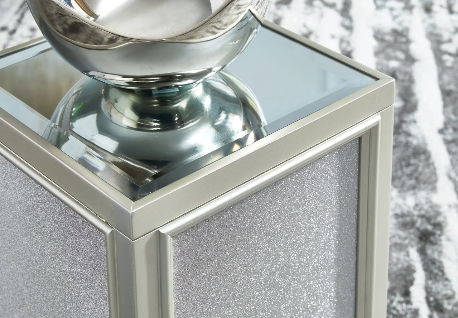 Traleena Nesting End Tables - Image 6