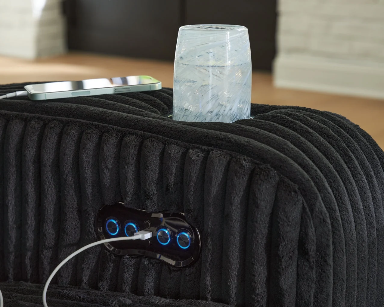 TwinBrooke Power Reclining Loveseat/Console/Adjustable Headrest - Image 9