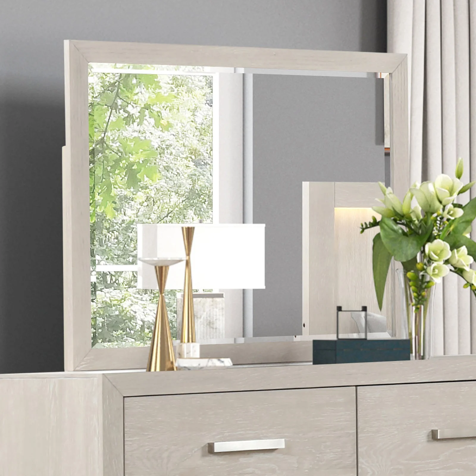 Wellingborough Light Gray Queen 5 Piece Bedroom Set w/Chest - Image 4