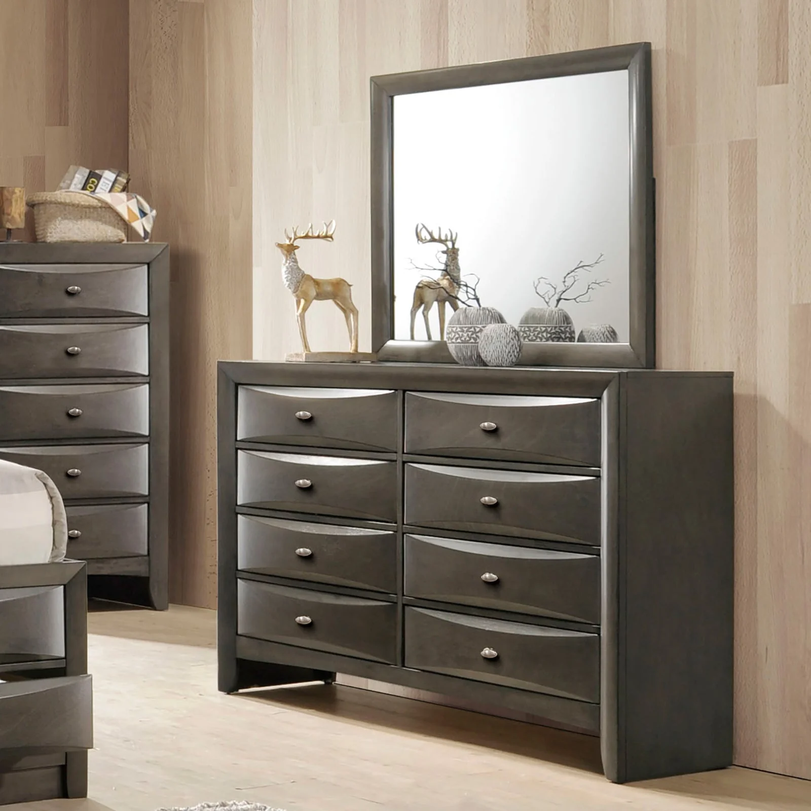 Zosimo Gray 5 Pc. Queen Bedroom Set w/ Chest - Image 5